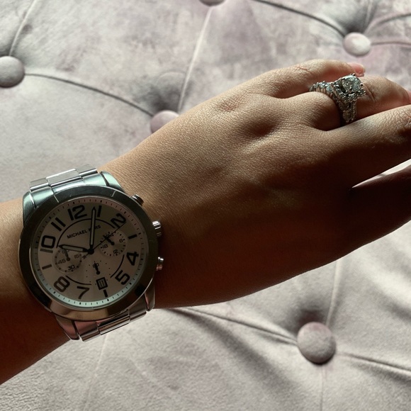 Michael Kors watch - Picture 1 of 3